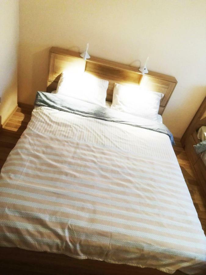 Couple Getaway To A Freshly Renovated Apartment Parnu Ngoại thất bức ảnh